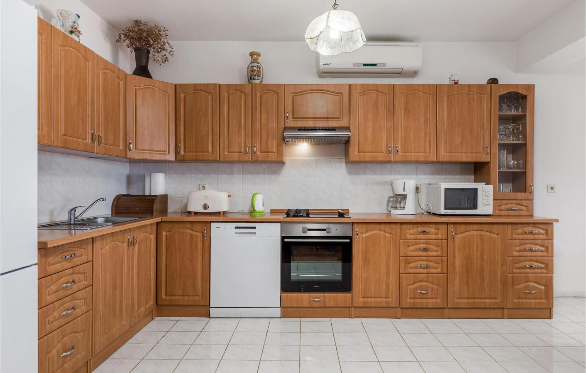 Nice Apartment In Sv,Juraj With Kitchen 斯维蒂尤拉伊 外观 照片