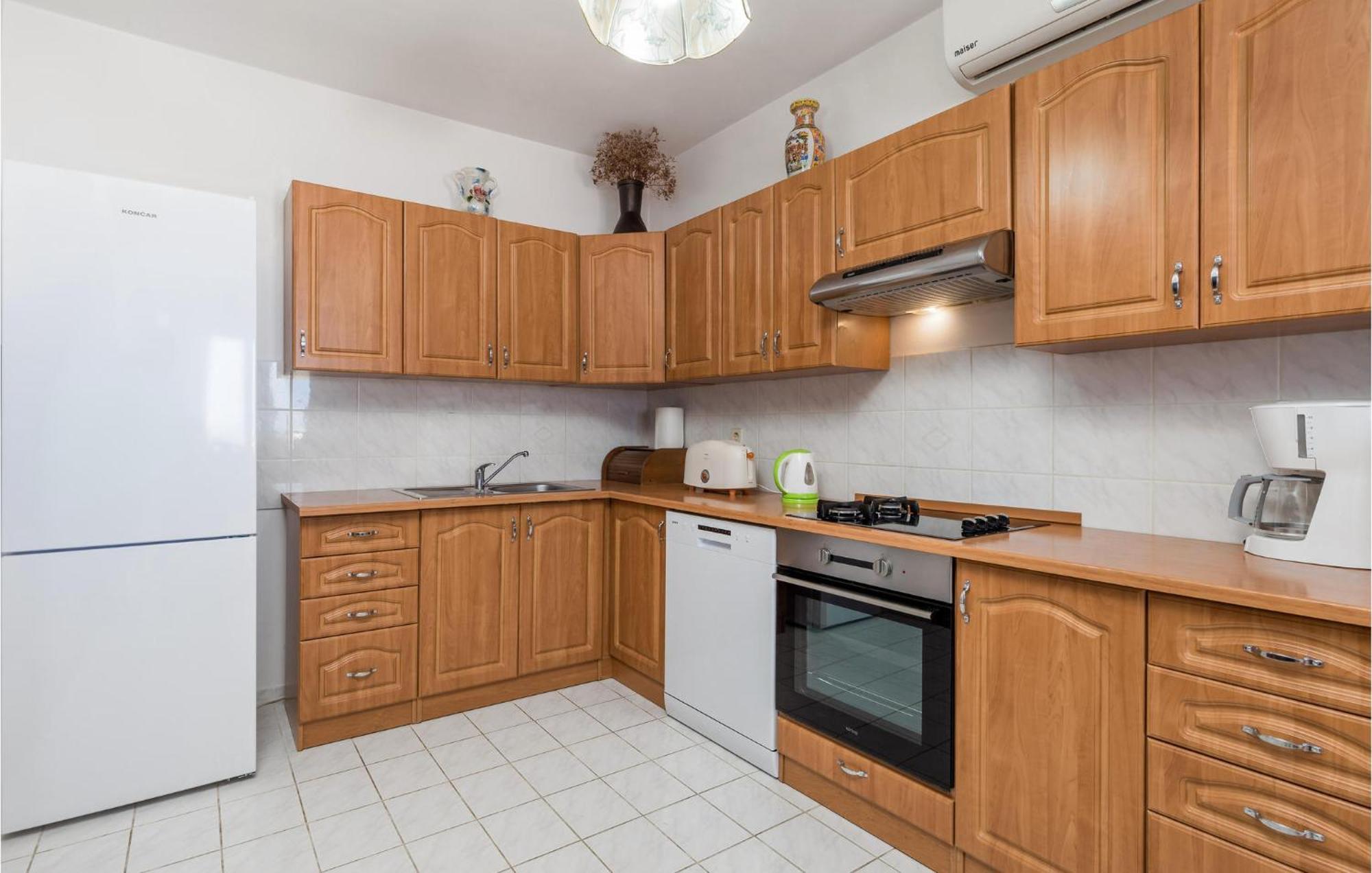 Nice Apartment In Sv,Juraj With Kitchen 斯维蒂尤拉伊 外观 照片